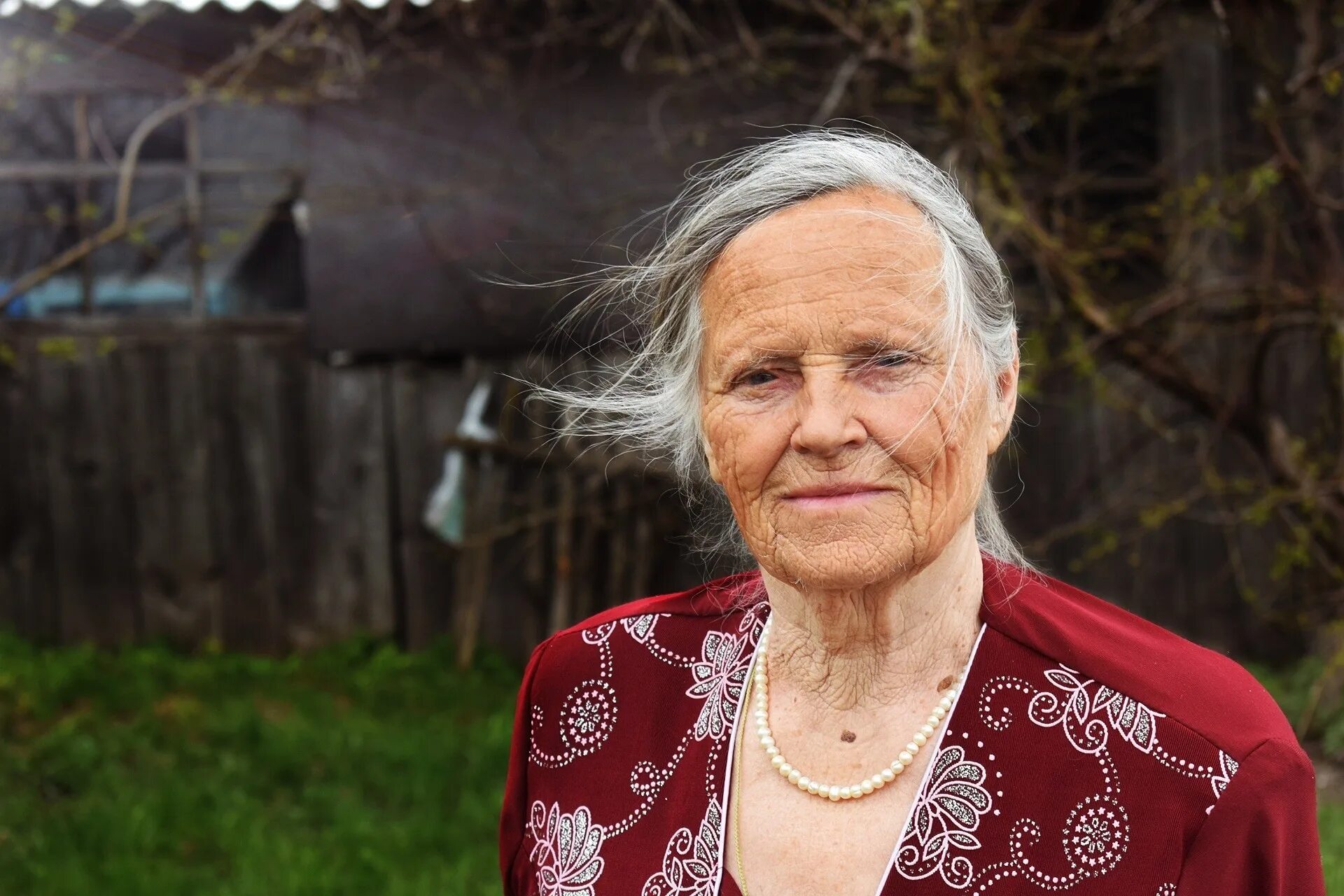 Старые бабушки 80 лет. Бабушка 80 лет. Бабка 80 лет. Женщина 80 лет. Фотосессия для бабушки 80 лет.