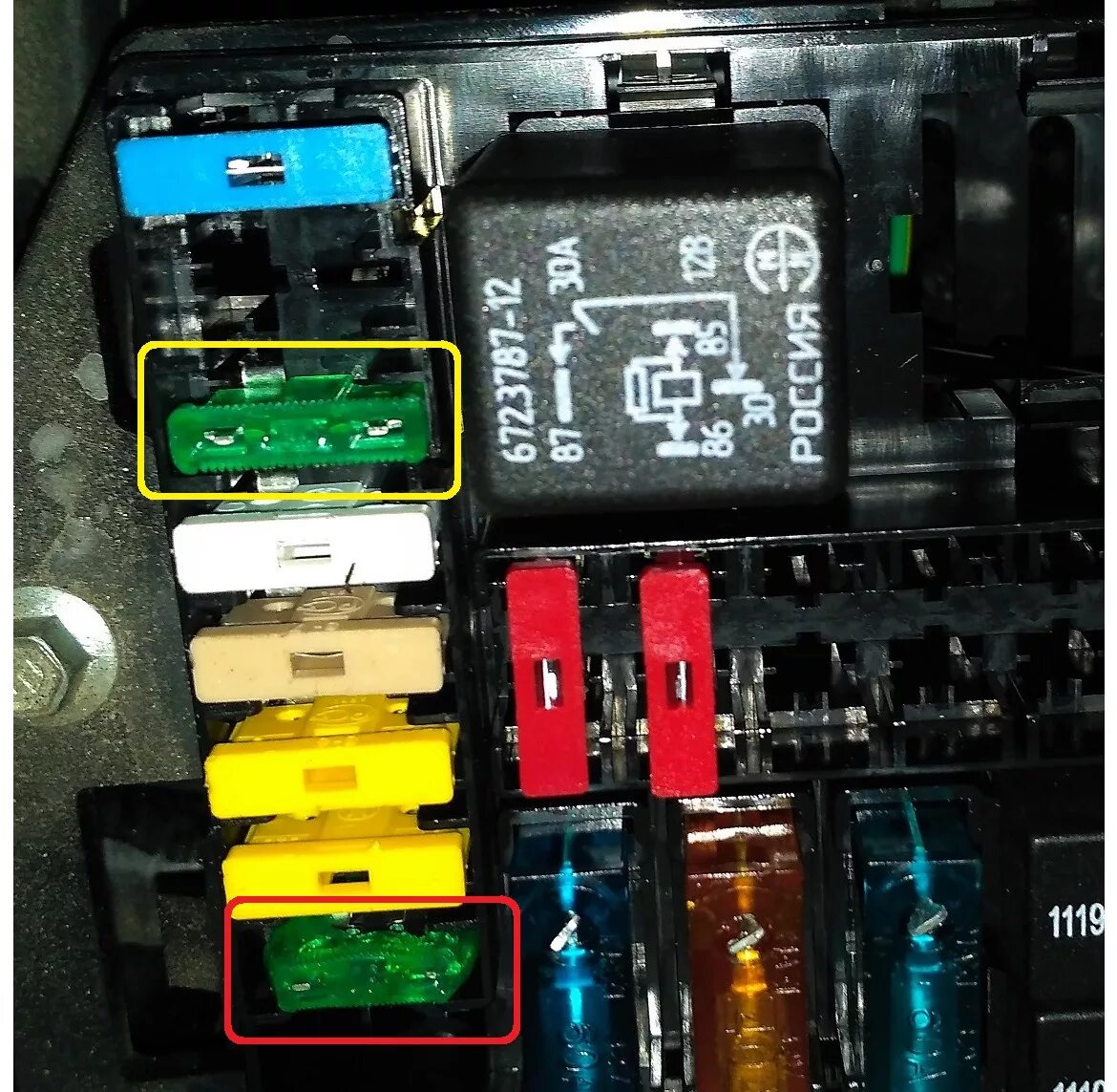 Сгорает предохранитель бензонасоса. Релейный блок УАЗ Патриот 2015. Реле бензонасоса УАЗ Патриот 2014. Реле АБС УАЗ Патриот. Предохранитель ABS УАЗ Патриот 2017.