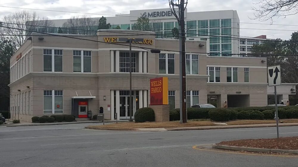 Welling town. Wells Fargo Bank USA. Атланта Джорджия США Dunwoody. Данвуди город. Терминал банк оф Джорджия.