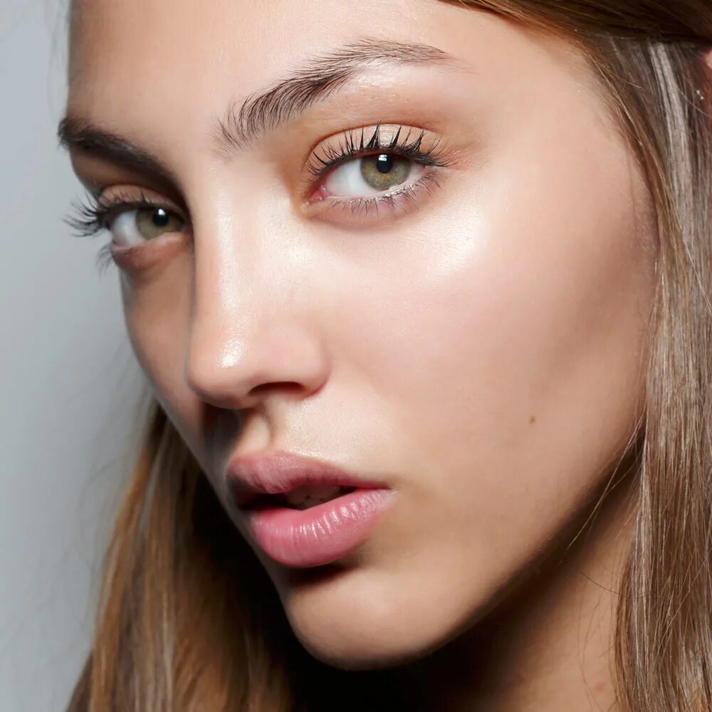 Стробинг в макияже что это. Макияж с хайлайтером. Стробинг окрашивание. Стробинг. Стробинг в макияже что это.