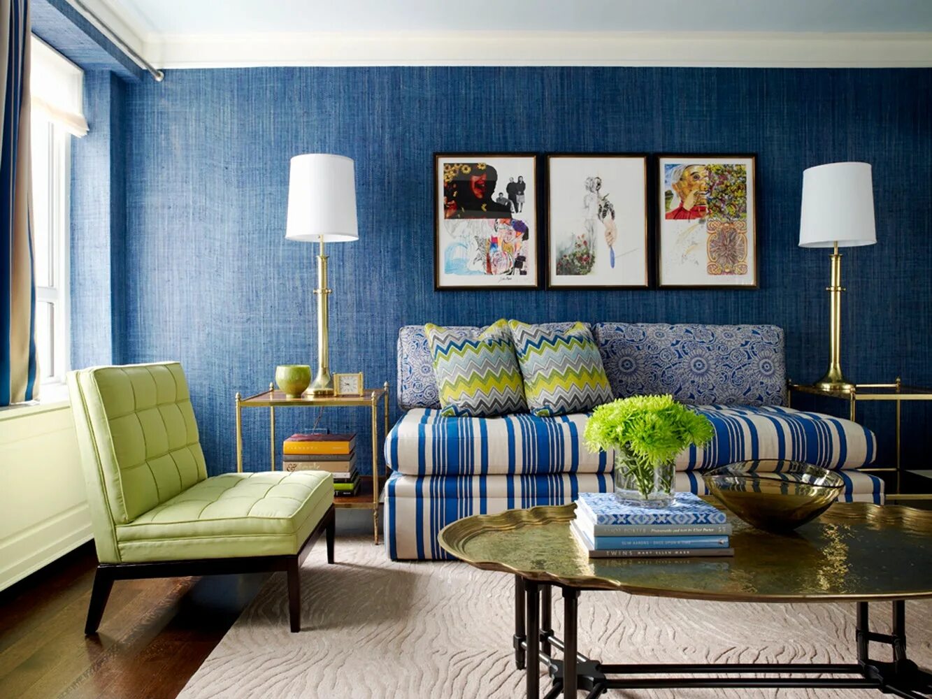 спальня в темно зеленом цвете. изумрудные оттенки dulux. цветовые сочетания в интерьере. оливково синий цвет. оливково синий цвет.