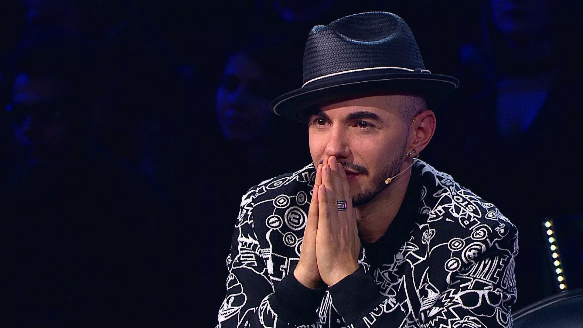 александр муратаев шоу. шоу тв3 иллюзионист жюри. шоу все кроме обычного жюри. кроме обычного человека. шоу фокусников в лас-вегасе.