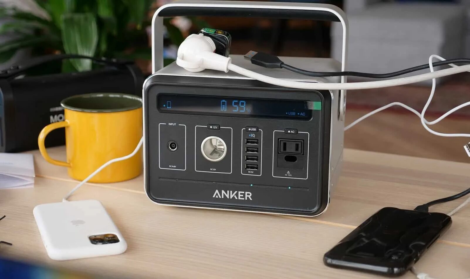 Anker cube. Самые компактные пауэрбанки. Anker представила самый большой пауэрбанк в мире.