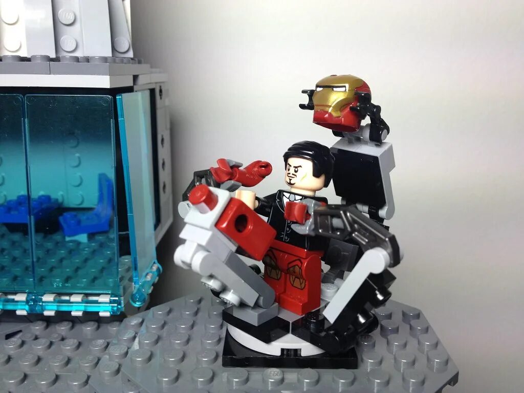 LEGO - a gallery on Flickr Lego iron man, Cool lego creations, Lego lovers