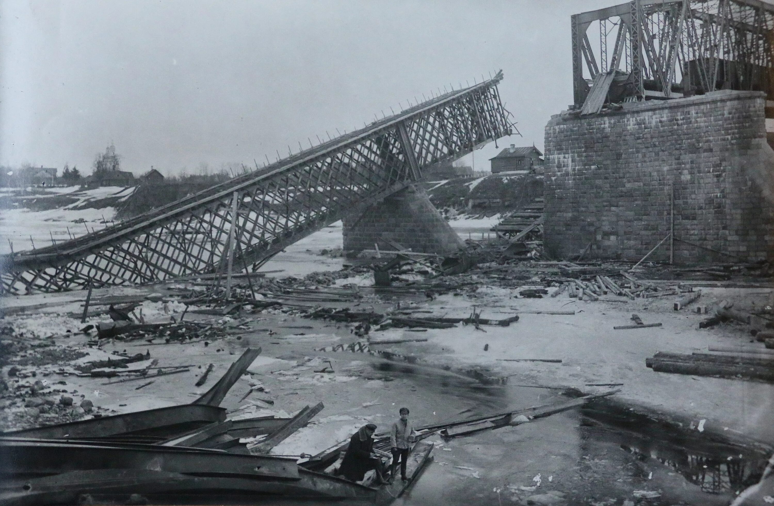 Мост через лугу Кингисепп 1941. ЖД мост в Кингисеппе. Старый Железнодорожный мост Кингисепп. Кингисепп мост через лугу.