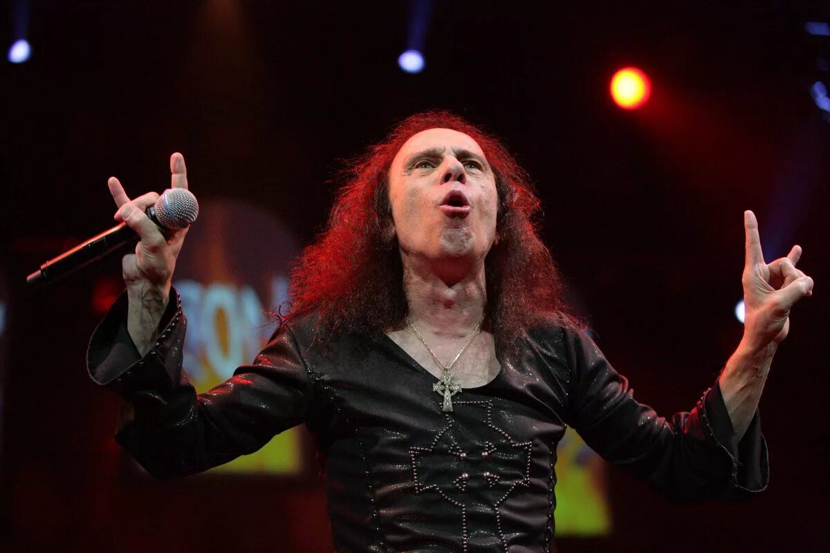 James dio. Группы Ронни Джеймса дио. Дио вокалист Рейнбоу.