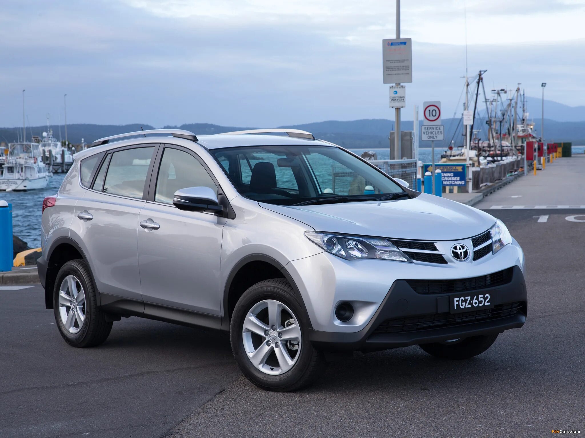 Toyota rav4 2013. Тойота рав 4 2013. Тойота рав 4 4. Тойота Raf 4 2013. Тойота рав 4 год выпуска 2014