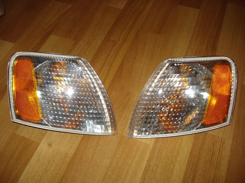 Passat b5 plus повторитель поворота. Audi a4 b5 поворотник. Повторитель поворотника пассат б5. Поворотники passat b5 depo. Указатель поворотов volkswagen passat 4.