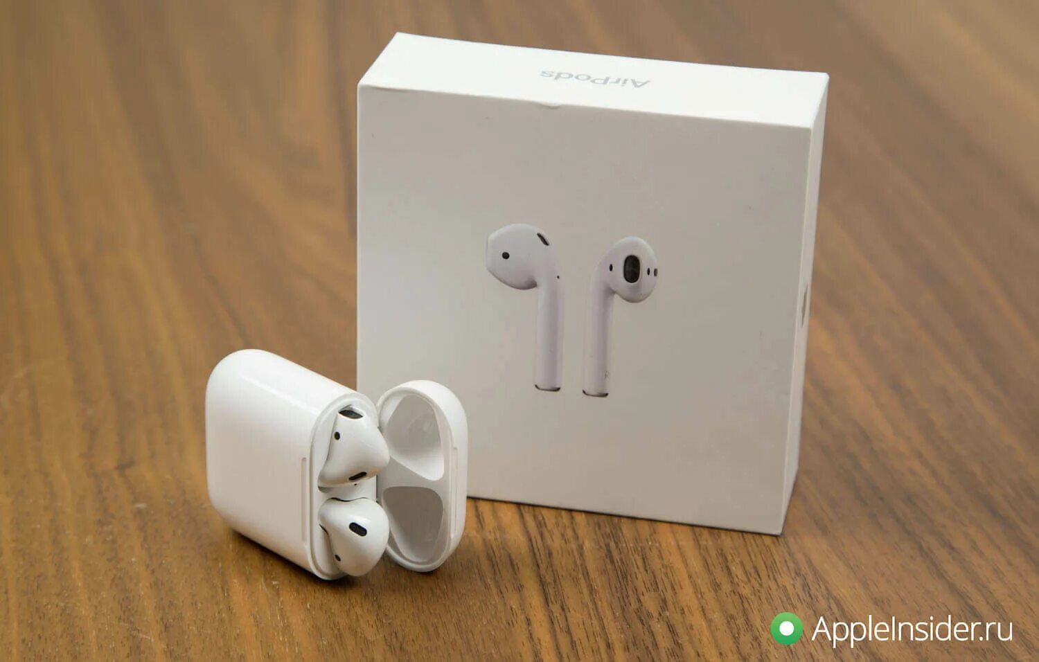 Airpods минск. Apple AIRPODS 2. Наушники аирподс 2. Аирподс 2 оригинал. Наушники Apple AIRPODS 2 коробка.