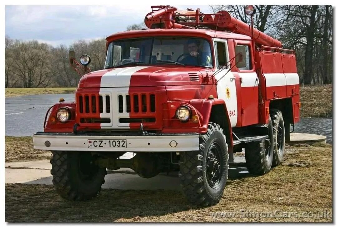 Пожарные автомобили специального назначения. Пожарная машина ЗИЛ 131. ЗИЛ-131 пожарный автомобиль. ЗИЛ-131 грузовой автомобиль. ЗИЛ 131 пожарный военный.