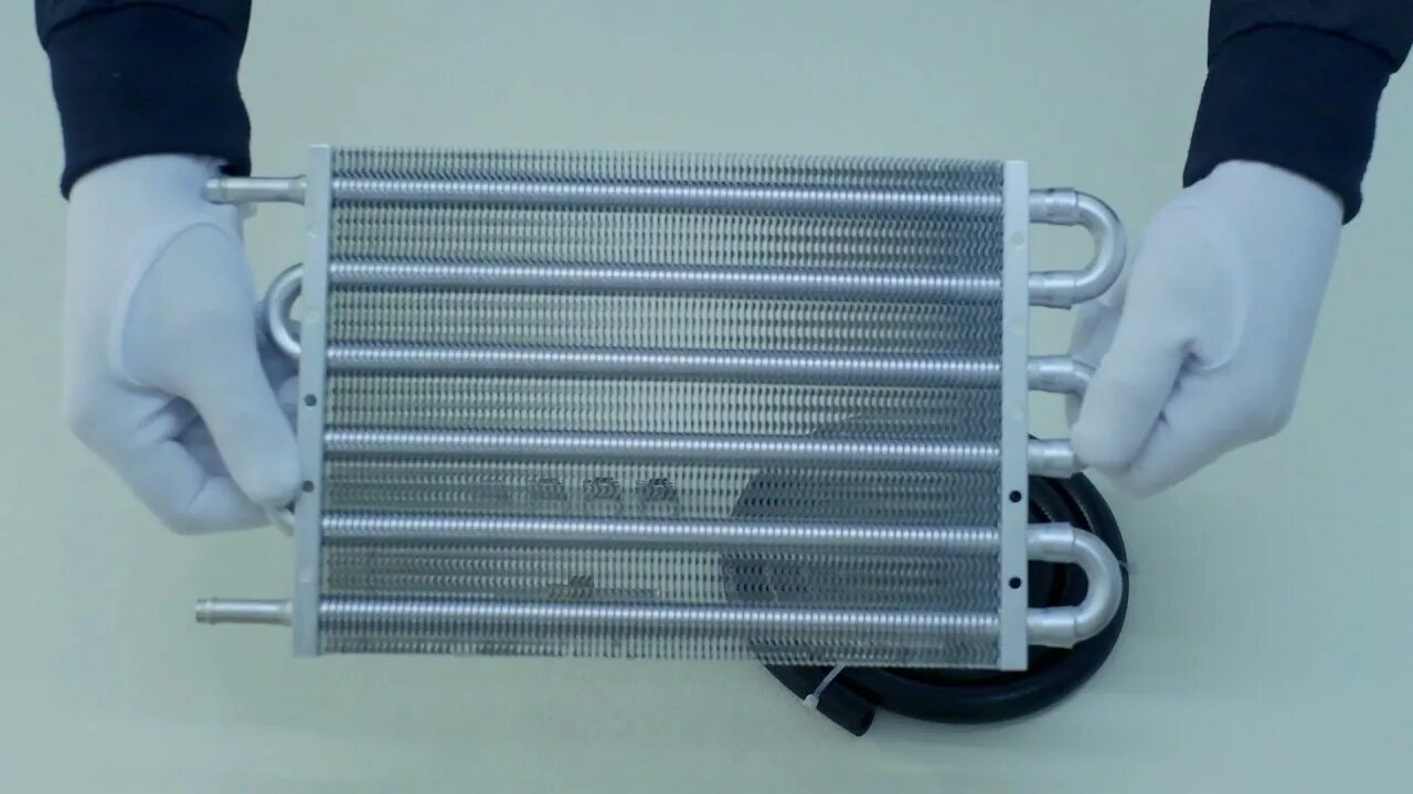 радиатор трансмиссии. масляный радиатор охлаждения акпп универсальный. радиатор трансмиссии. Mazda 2. акпп радиатор акпп tc-679 280х300х22.