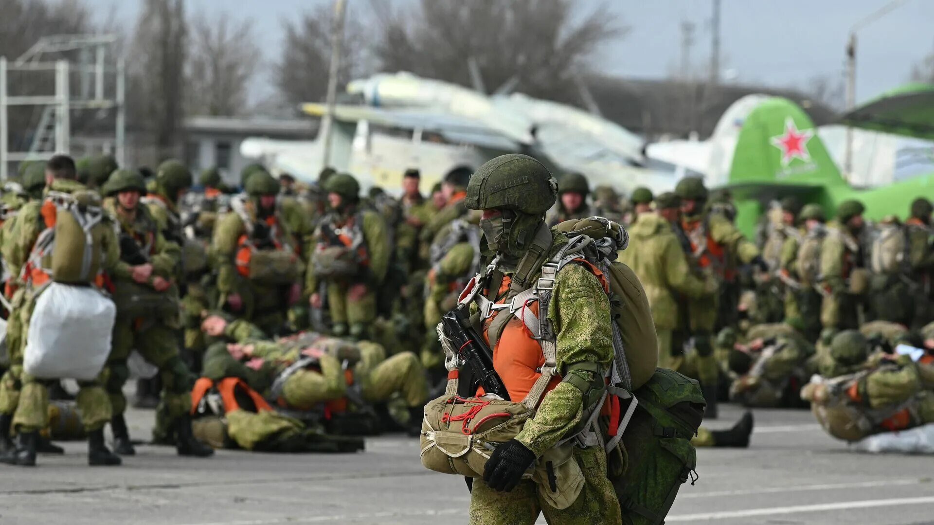 Военные учения. Учения ВДВ В Крыму. Российская армия учения. Десантники на учениях. Прошедшие учения россия