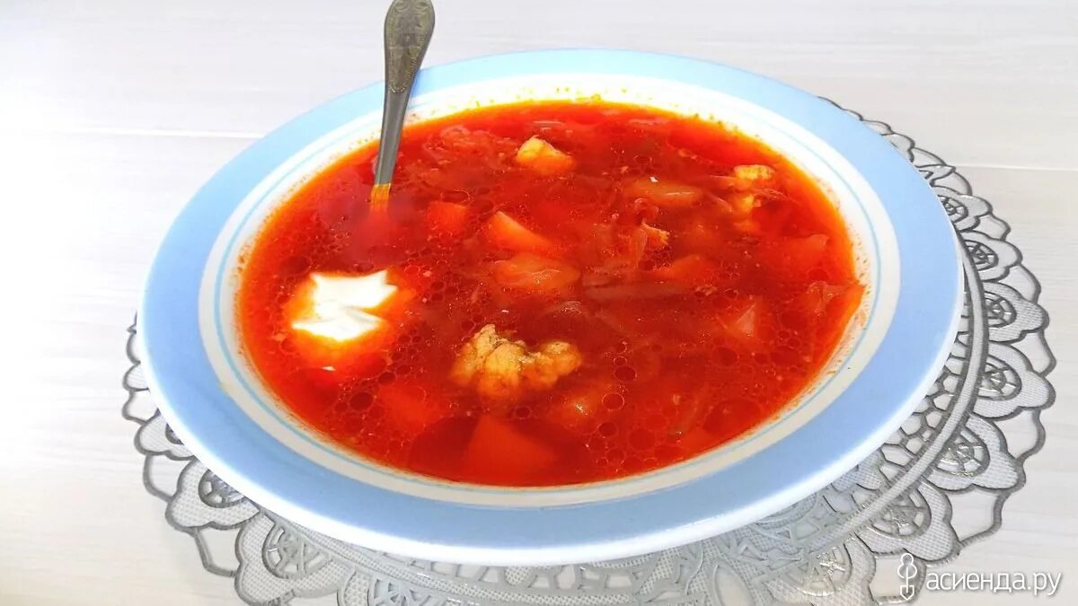 Вкусный борщ со свининой и свежей капустой. Борщ на ребрах свиных. Вкусный борщ со свининой и свежей капустой. Борщ из свинины. Борщ со свининой.