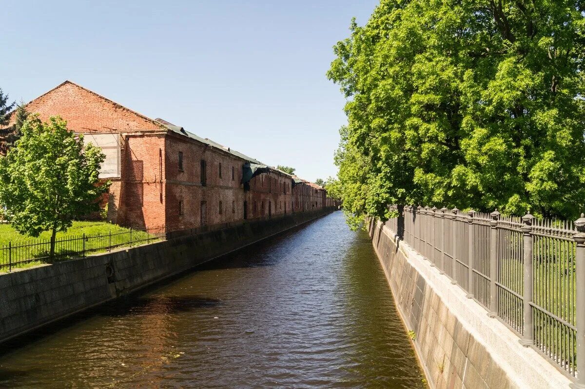 Обводный канал Кронштадт. В Обводном канале Кронштадта. Кронверкский канал Кронштадт. Кронштадт летом Обводный канал. Где обводный канал