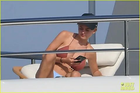 Heidi Klum & Husband Tom Kaulitz Put Their Love on Display On A Yacht i...