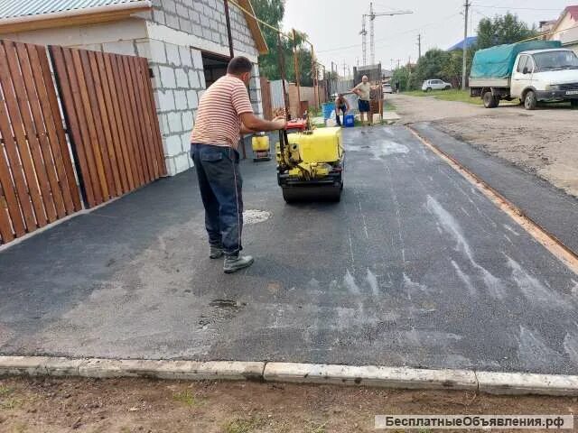 Асфальтирование дорог в новосибирске и территорий новосибирск. Асфальтовые дорожки на участке. Покрытие асфальтовой крошкой. Асфальтная крошка осташево. Опасные участки дорог самары.