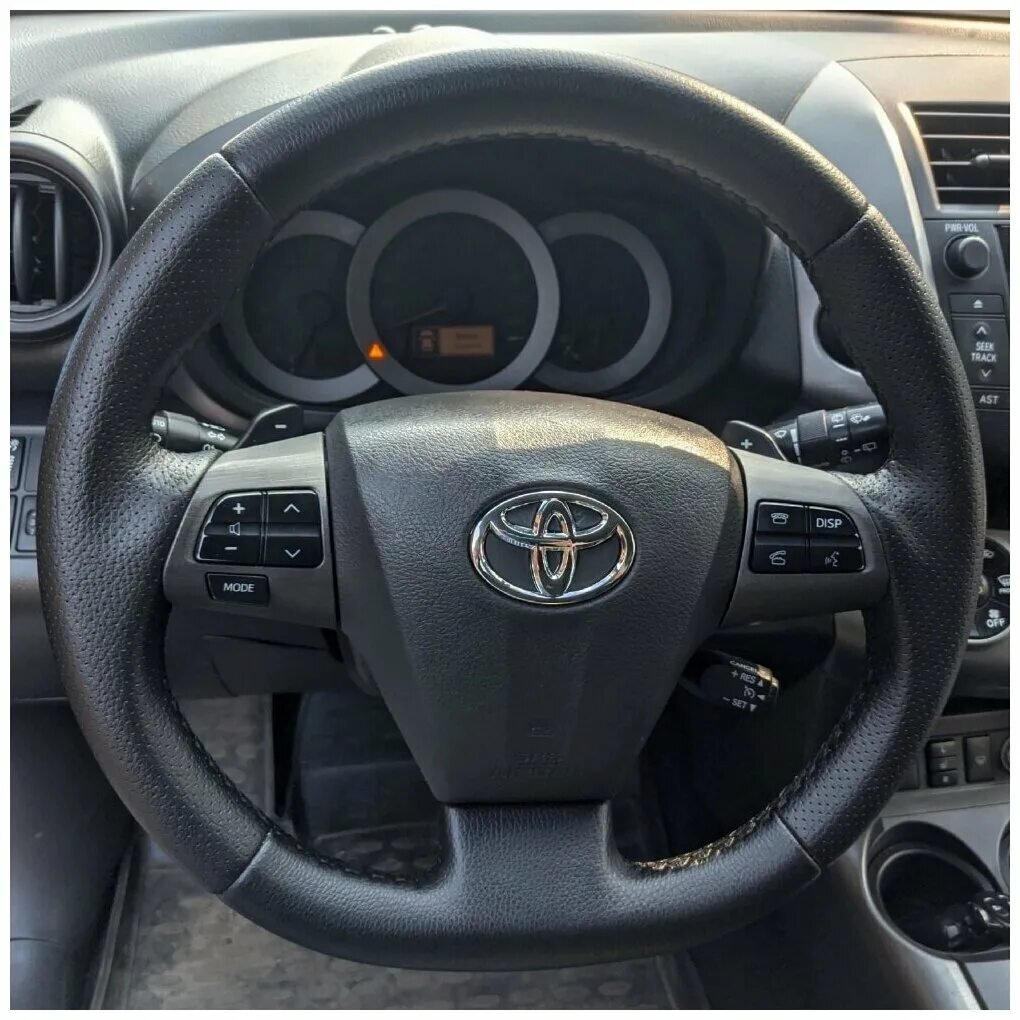 оплетка на руль рав 4. чехол на руль тойота рав 4. руль тойота рав 4 3 поколение. руль тойота рав 4 2011. Rav4 xa30 руль.