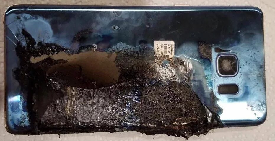 Samsung Galaxy Note 7 взрывается. Samsung Galaxy Note 7 горит. Самсунг галакси ноте 7 сгорел. Айфон сгорел. Samsung сгорел