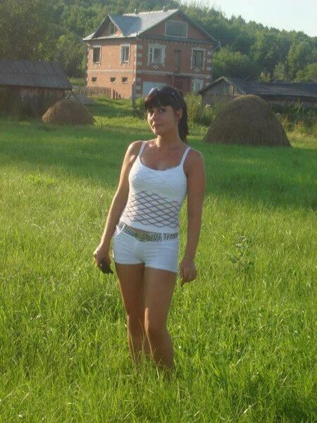 жизнь в деревне. сельская девушка 30 лет. познакомиться с женщиной из сельской местности калужской области. девочки город благовещенск амурская область. знакомство только из сельской местности рост обл.