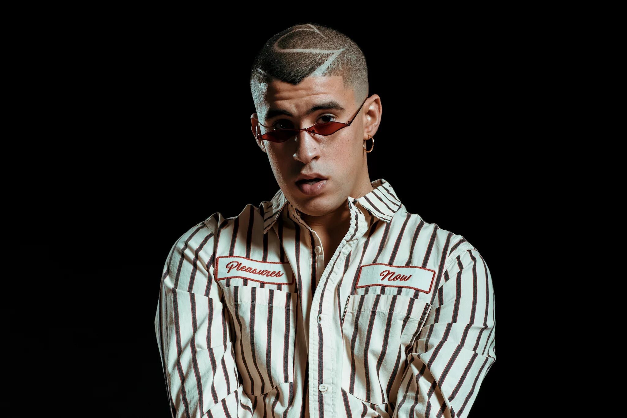 Ксани банни фото. Bad Bunny 2022. Yhlqmdlg Bad Bunny. Bad Bunny Rapper. Bad Bunny фото.