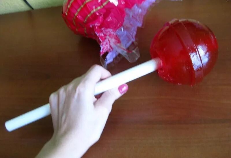 Чупа чупс внутри. Чупа чупс внутри. Большой чупа чупс 725 гр. Чупа чупс max. Гигант чупа чупс гигант гигант чупа чупс.