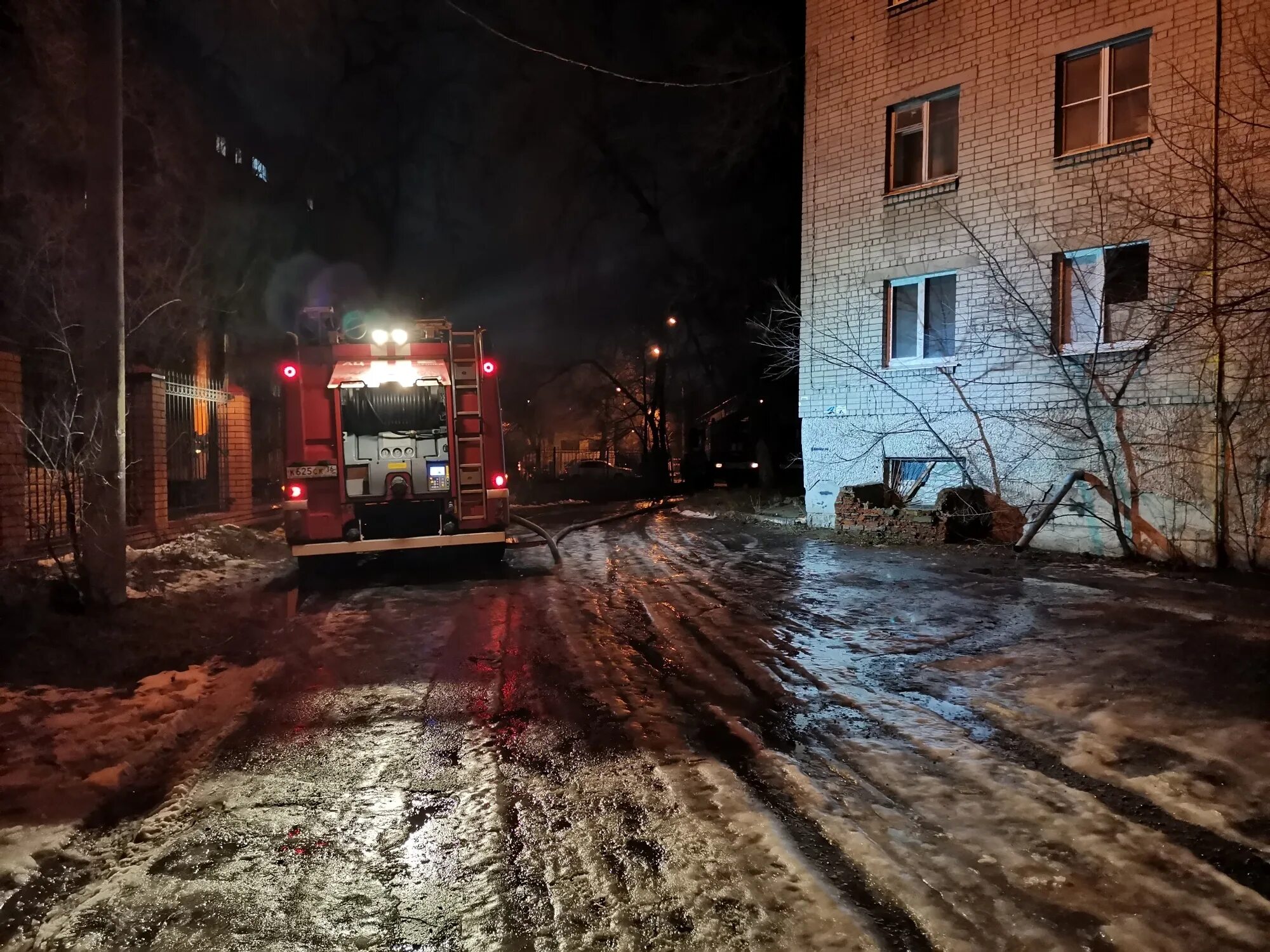 Вечер 12 12 19. Пожар в здании. Пожар на улице. Сильный пожар. Пожар в комнате.