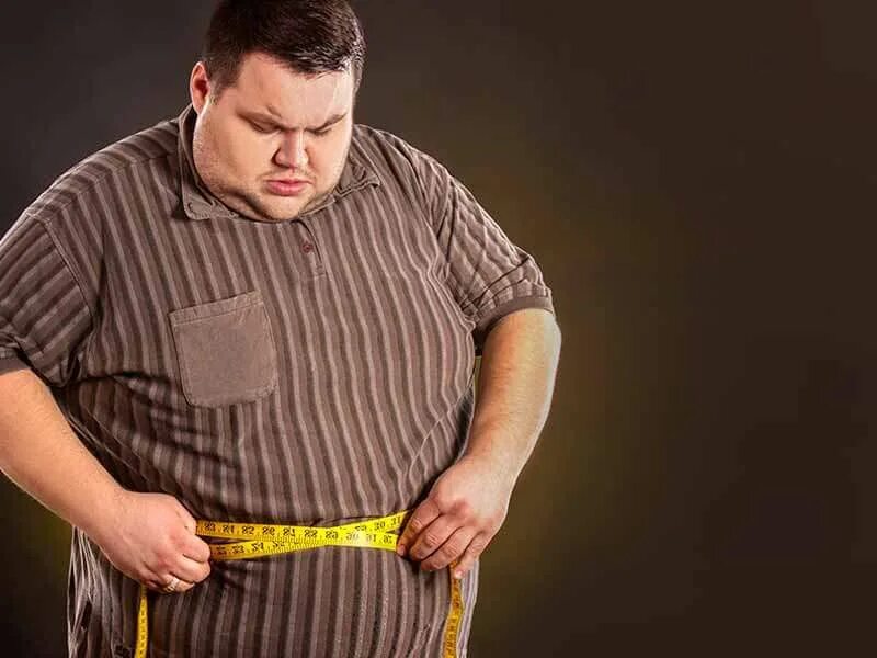 Толстый мужчина. Лишний вес у мужчин.