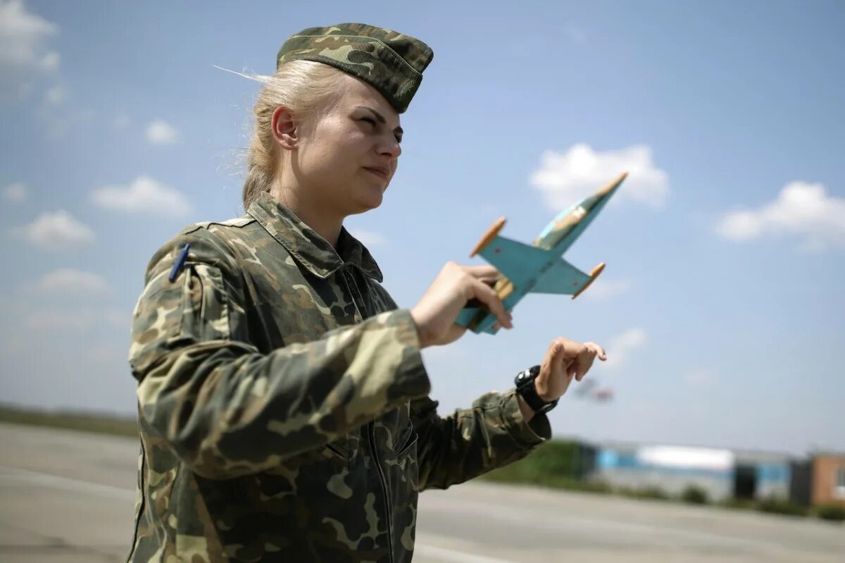 Станица кущевская авиабаза. Бердычи аэродром. Mig-29ub. Кущевка су-27. Миг 29 кущевская.