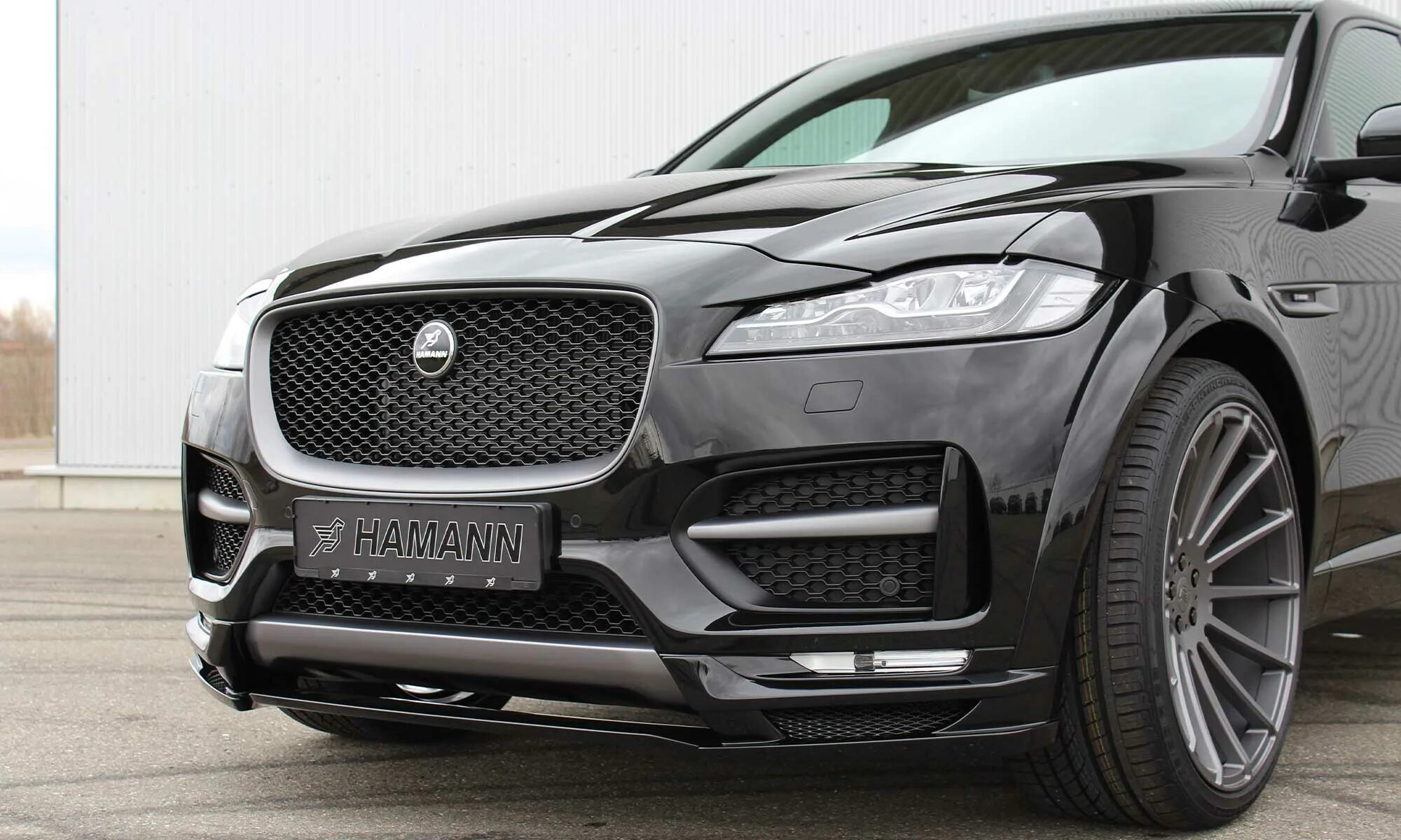 Бампер f pace. Jaguar f-pace hamann. jaguar f-pace обвес. jaguar f pace tuning. jaguar hamann tuning.