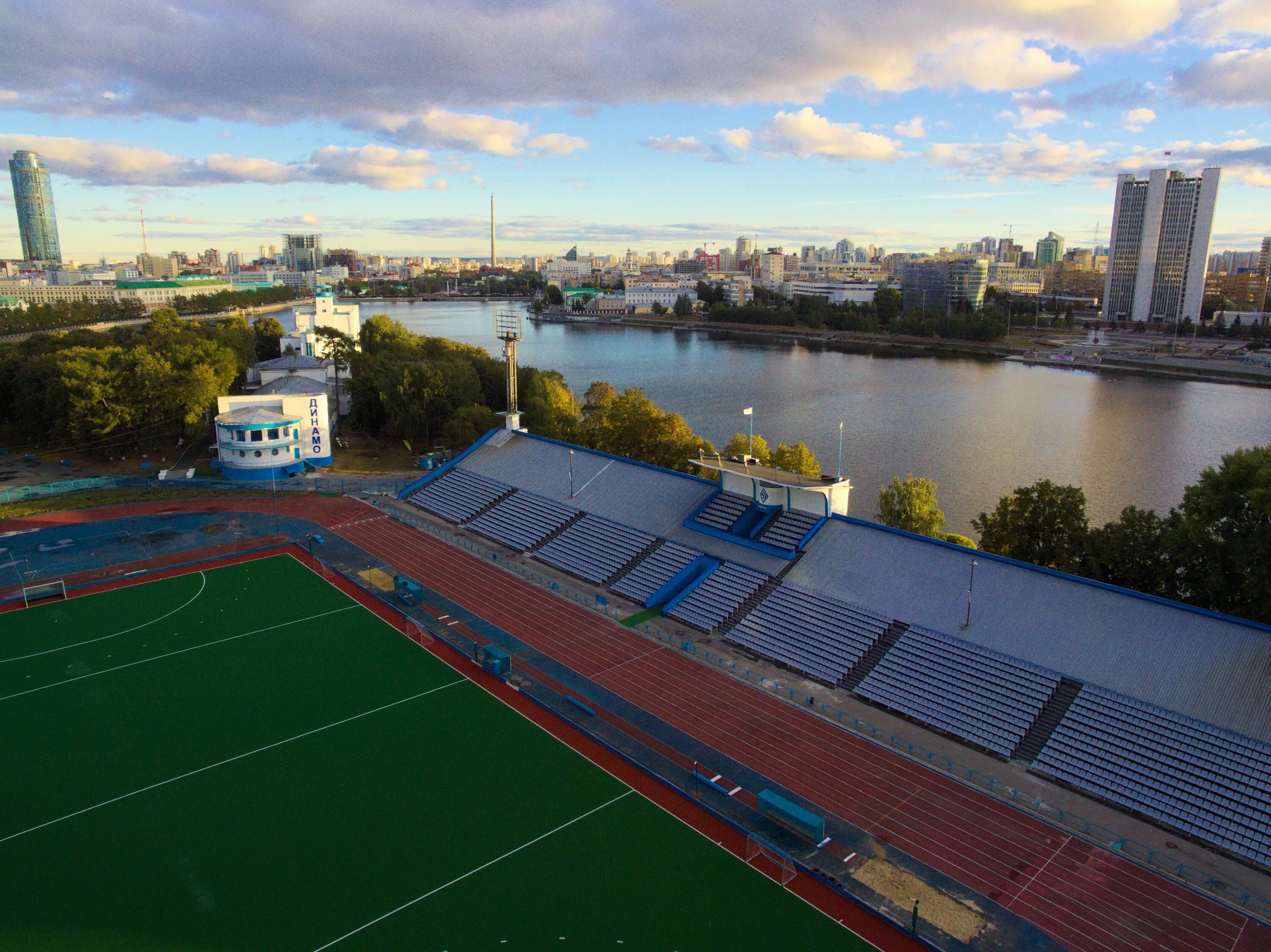 Динамо (спорткомплекс, Екатеринбург). Спортивный комплекс Динамо Екатеринбург. Стадион Динамо Екатеринбург. Стадион Динамо Свердловск. Улица спортивная екатеринбург