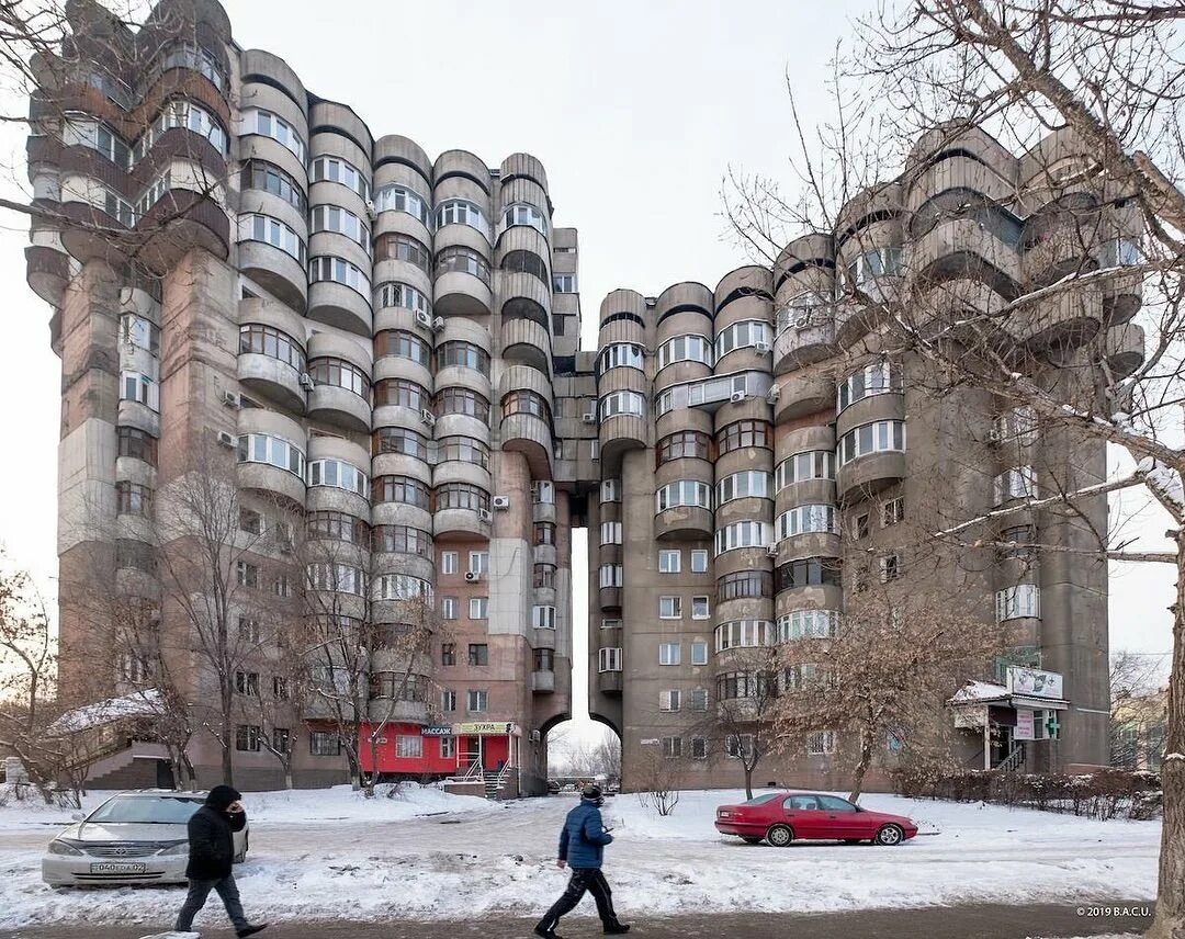 Жилой комплекс аул алматы казахстан. Жк аул алматы. Совмод советский модернизм. Алматы улица толе би дом. Алматы архитектура советского модернизма.