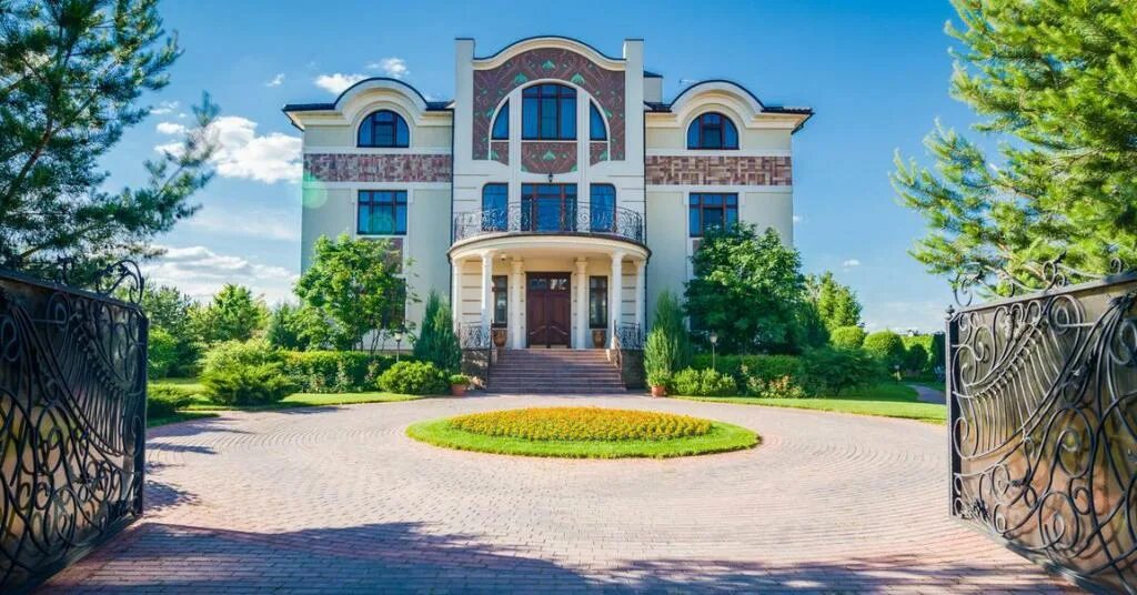 Рублевка читать. Дорогие особняки усово рублевка. усадьба усово. поселок рублевка москва. коттеджный поселок усово.