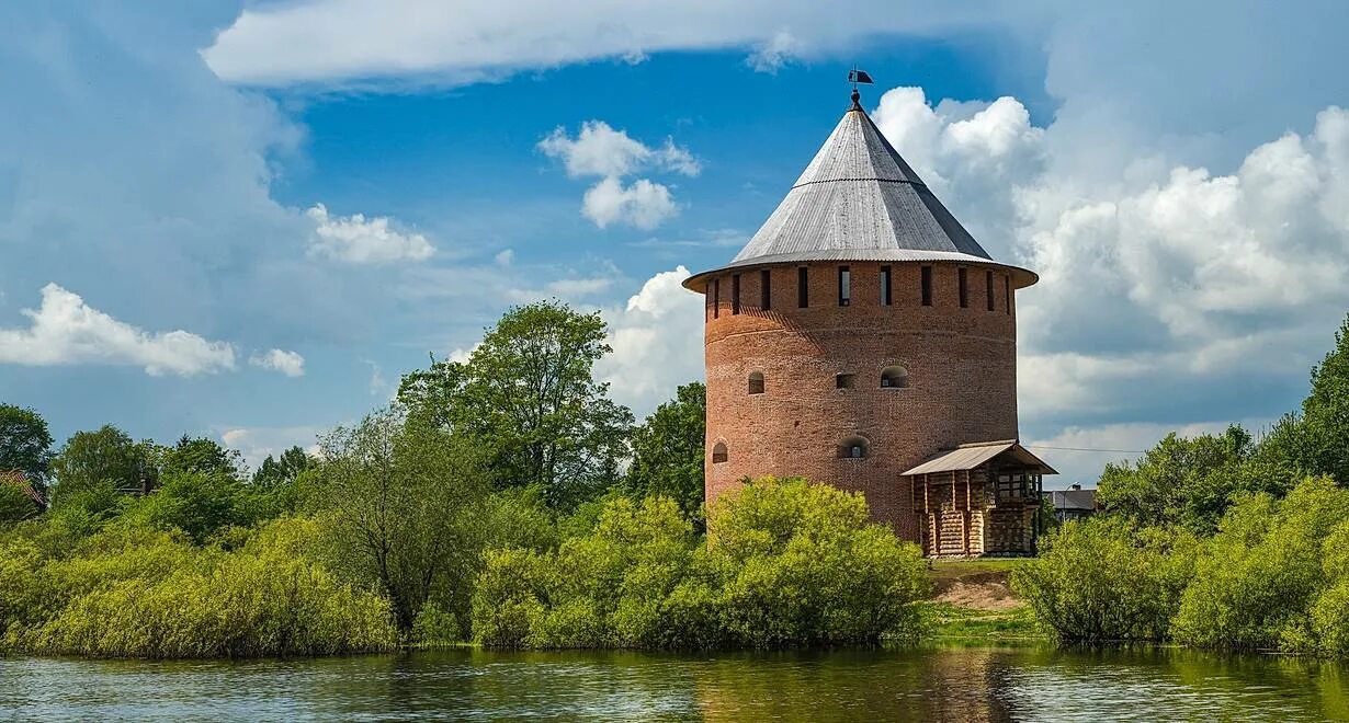 Белая башня новгород. Алексеевская башня великий новгород. великий новгород новгородский музей-заповедник. музей белая башня великий новгород. новгородский объединенный музей заповедник.