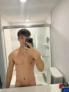 Repost if you’d join me in the shower t.covNAU3naOlJ 