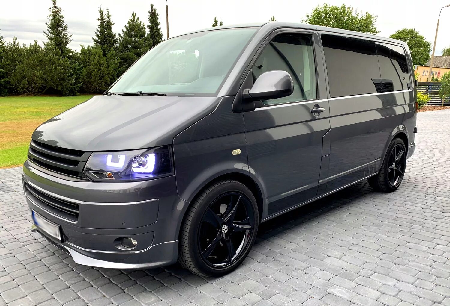 Мультивен т5 рестайлинг. Vw multivan t5. vw transporter t5 tuning. транспортер т5 мультивен. transporter volkswagen t5 серебристый.