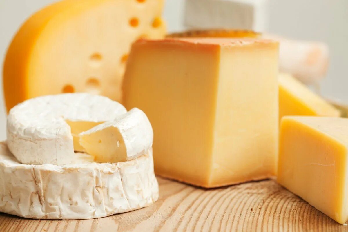 Можно ли давать детям сыр. Сыр. Сыр импортный. Сыр картинка. Жирный сыр.