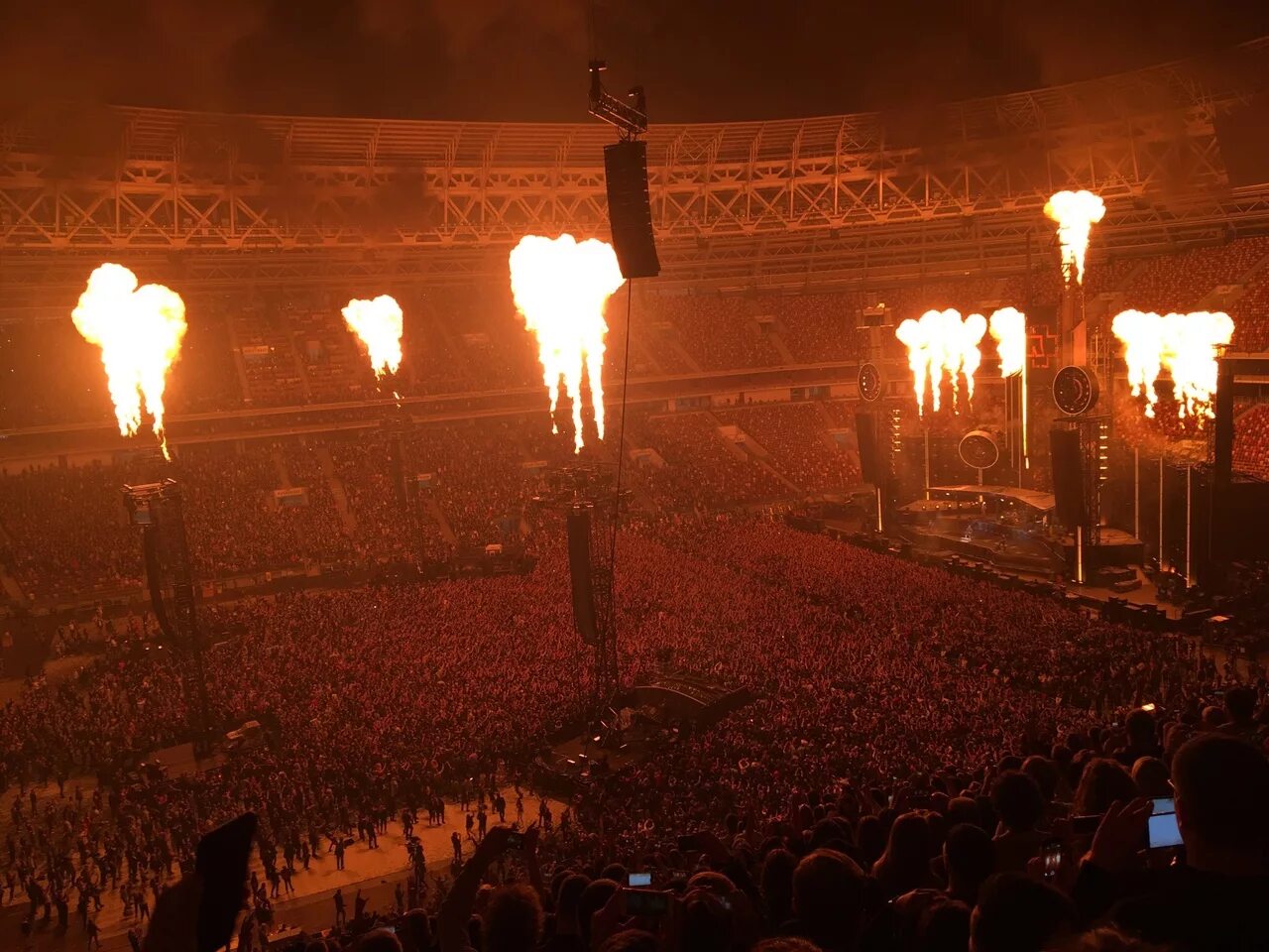 Лужники рамштайн сцена. Rammstein Concert. Rammstein концерт. Рамштайн концерт. Концерт группы рамштайн