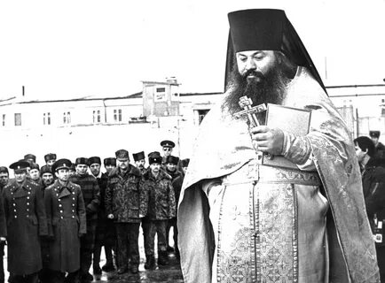 Священники в миру