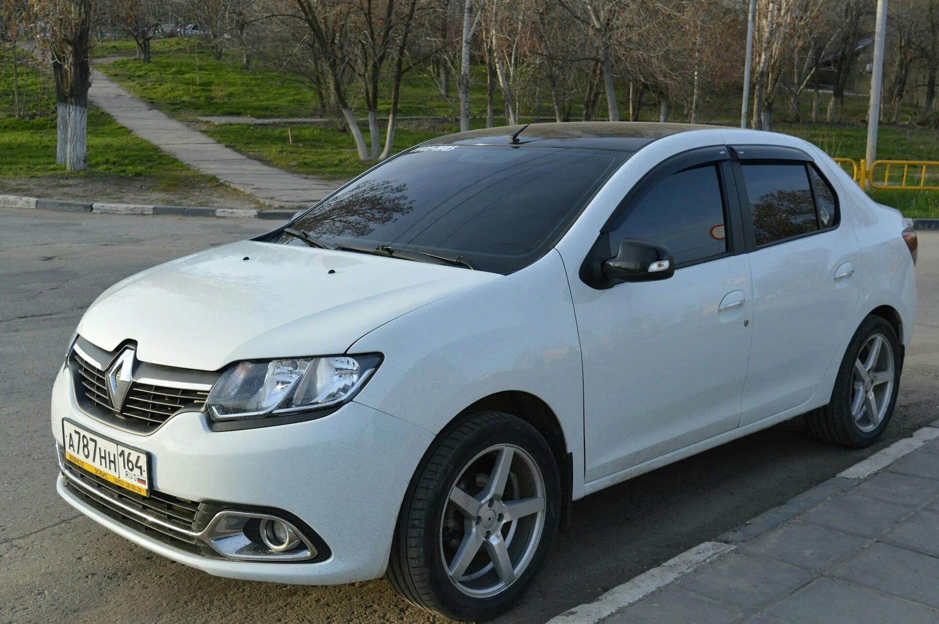 Renault Logan 2. Renault Logan 2 r16. Рено Логан 2 р17. Renault Logan 2 Рестайлинг. Рено р17