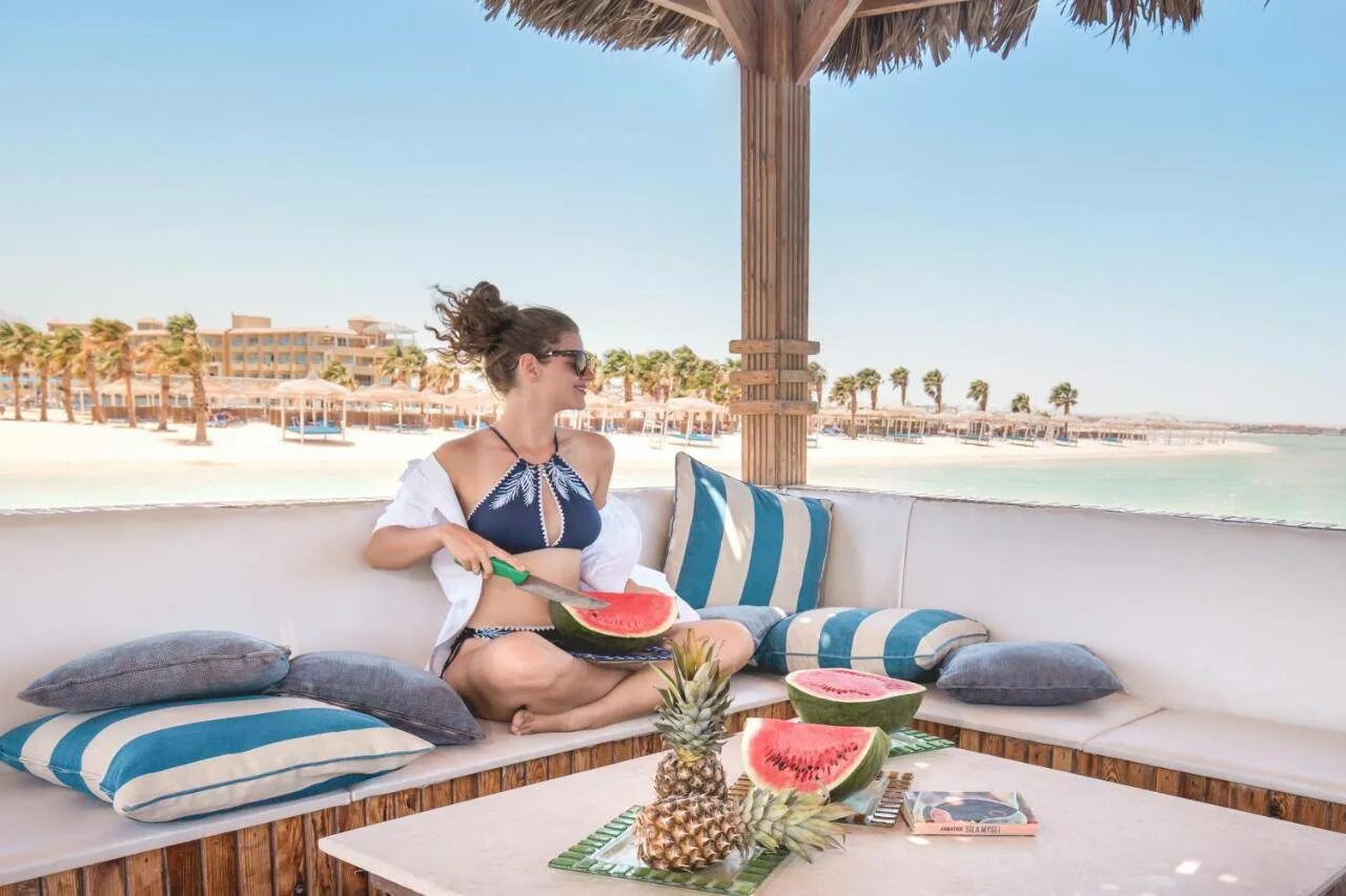 Beach club albatros amwaj. Amwaj Beach Club Abu Soma 4. Альбатрос Бич клаб Абу сома Хургада. Albatros Beach Club - Abou Soma (ex. Pickalbatros Blue Water) 4*.