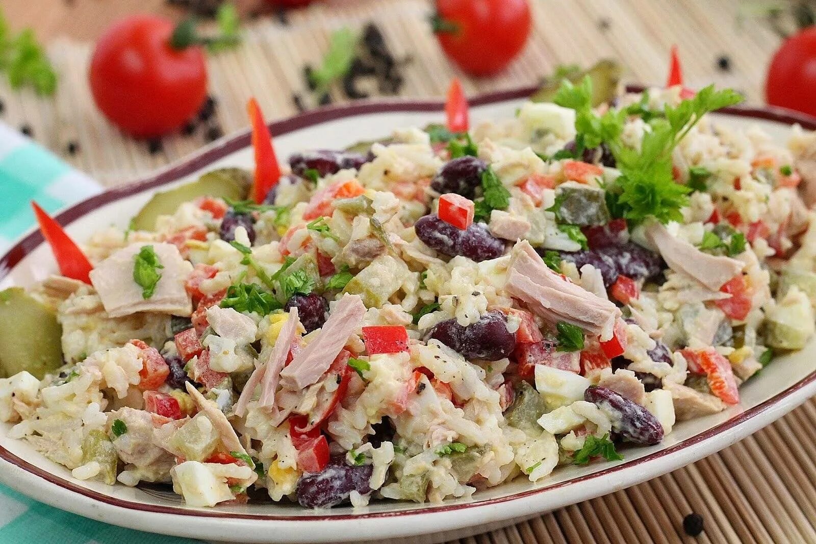 Салат рецепты с фото простые и вкусные. Туна салат. Салат с тунцом. Холодные салаты. Турецкий салат.