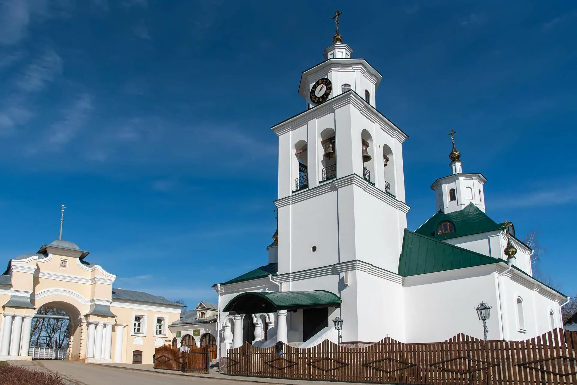 поселок полотняный завод , преображенская церковь. храм преображения господня калуга. храм преображения господня полотняный. храм преображения господня полотняный. храм преображения господня полотняный.
