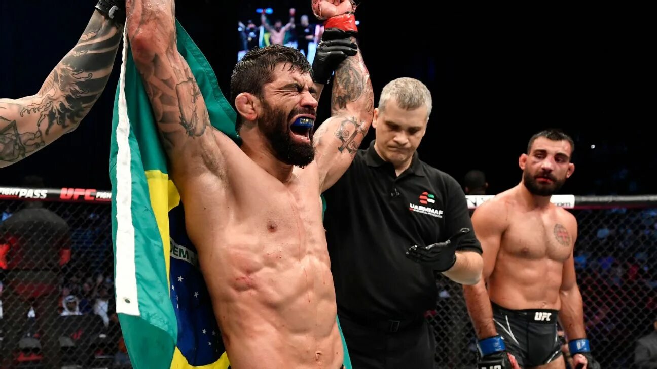 Бенуа сен-дени боец. Рефери мма юфс. Makwan amirkhani. Залески дос сантос. Бенуа сен-дени.