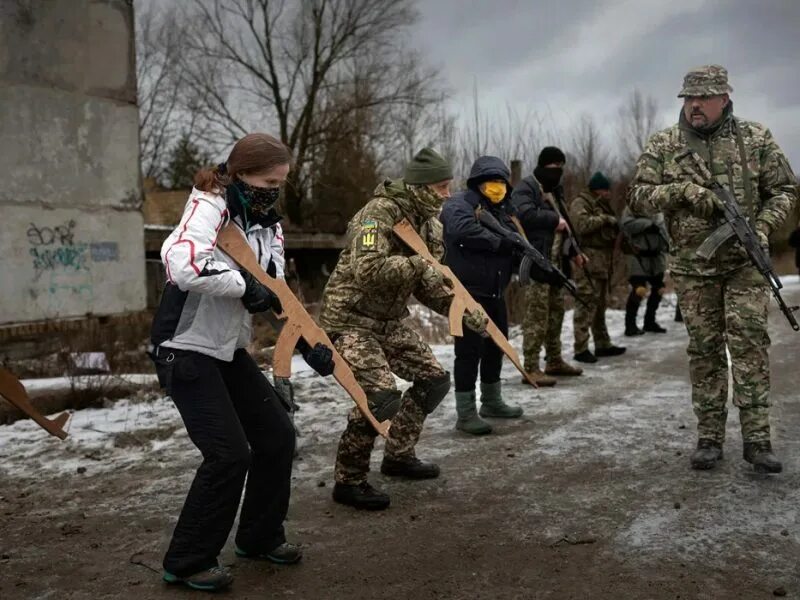 Киев против россии. Учения тероборона Украина. Войска Украины. Украинские военные.