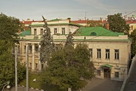 Кремлевская набережная 1