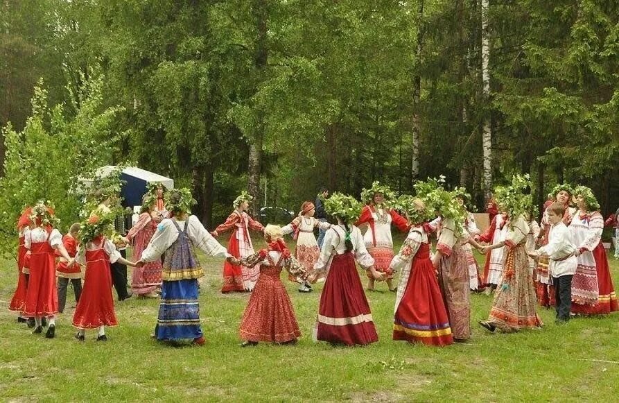 Хоровод 2022 кыштым. Народный хоровод. Хоровод. Хоровод. Семик праздник.
