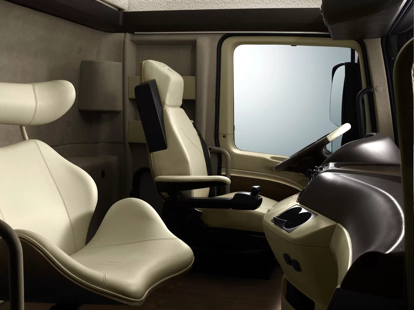 Кабина ситрак тягач. Mercedes-benz actros 1860. mercedes-benz actros 2017 салон. mercedes actros 2008 салон. mercedes benz actros 2007 кабина.