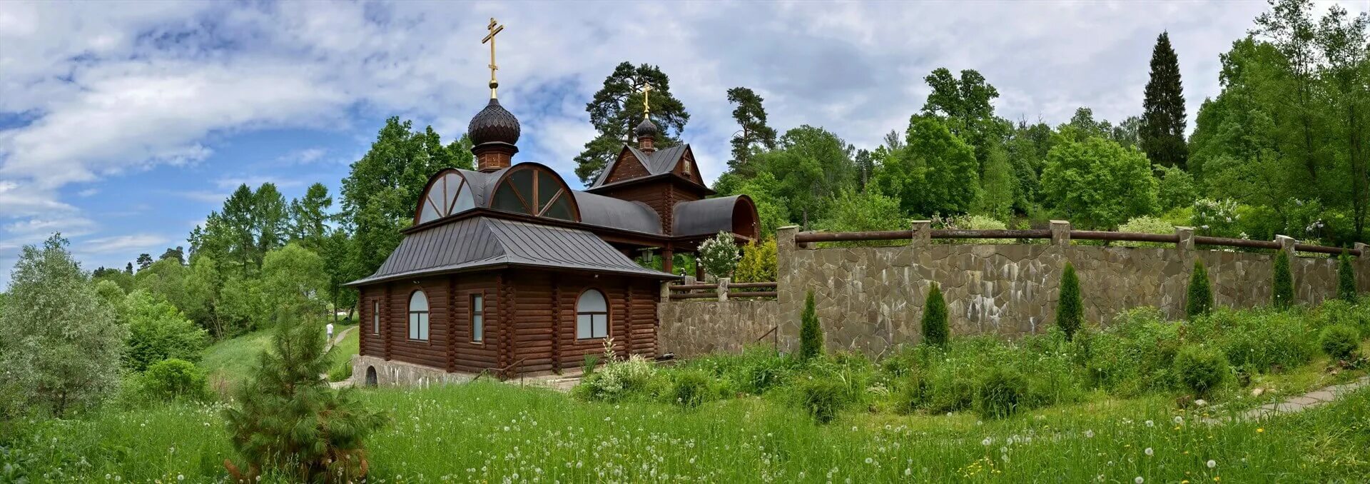 Экскурсии в звенигород из москвы. Саввино-сторожевский монастырь купальня. источник саввы сторожевского в звенигороде. фото святой источник саввы сторожевского.