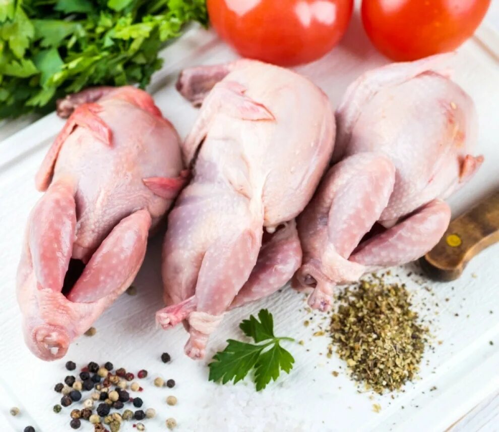Перепелка какое мясо. Перепелка мясо. тушка перепелки ~ 250г. перепелки яйца тушки. перепела охлажденные.
