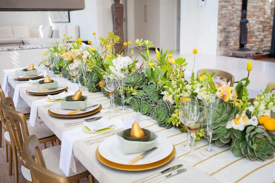 Украшение стола. Сервировка стола с цветами. Сервировка стола с цветами. Сервировка стола с цветами. Красивая сервировка стола.